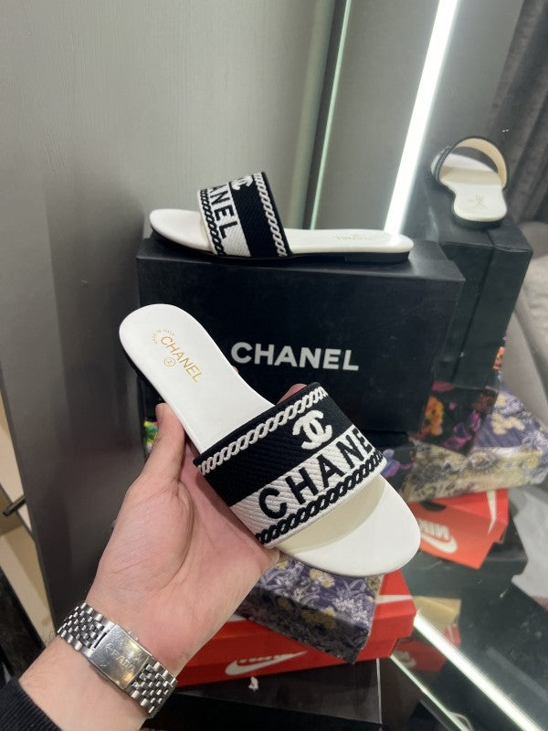 Cha-nel Hayden Classic Flats With OG Box & Dust Bag