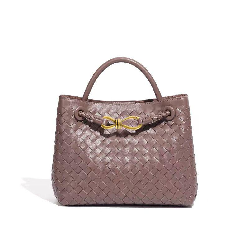 Bo-tte-ga Veneta Andiamo Leather Bag