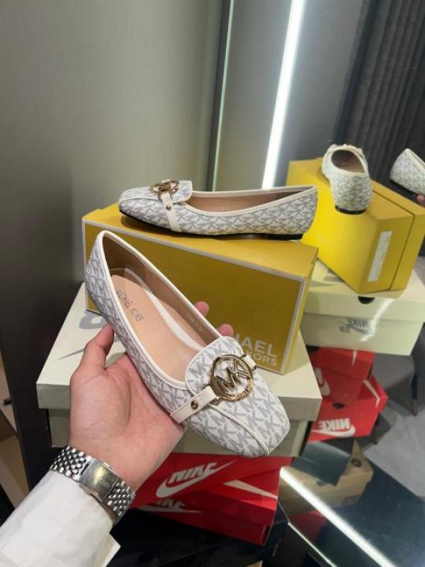 MI-CH-AEL KO-RS MK FULTON FLAT SHOES