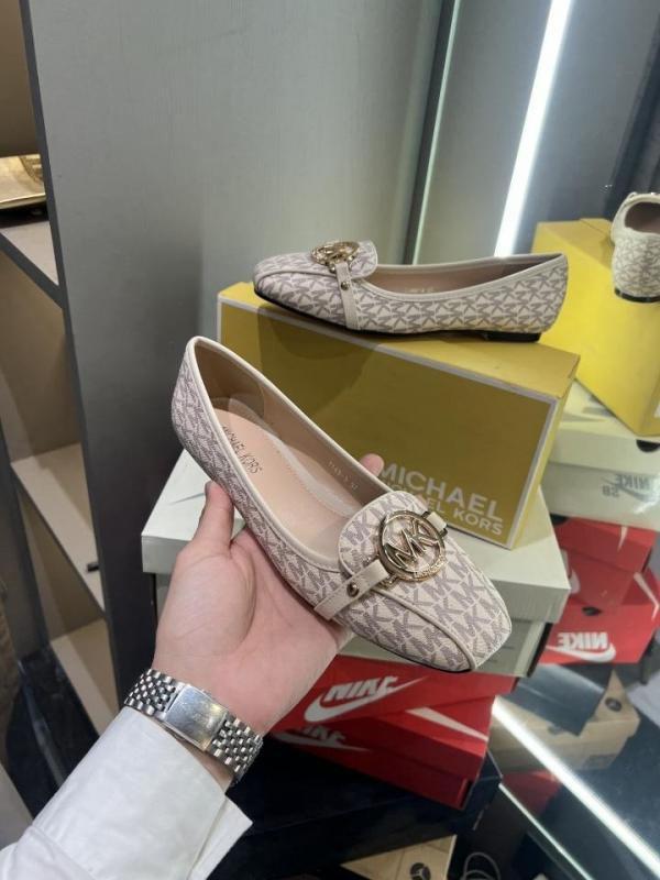 MI-CH-AEL KO-RS MK FULTON FLAT SHOES
