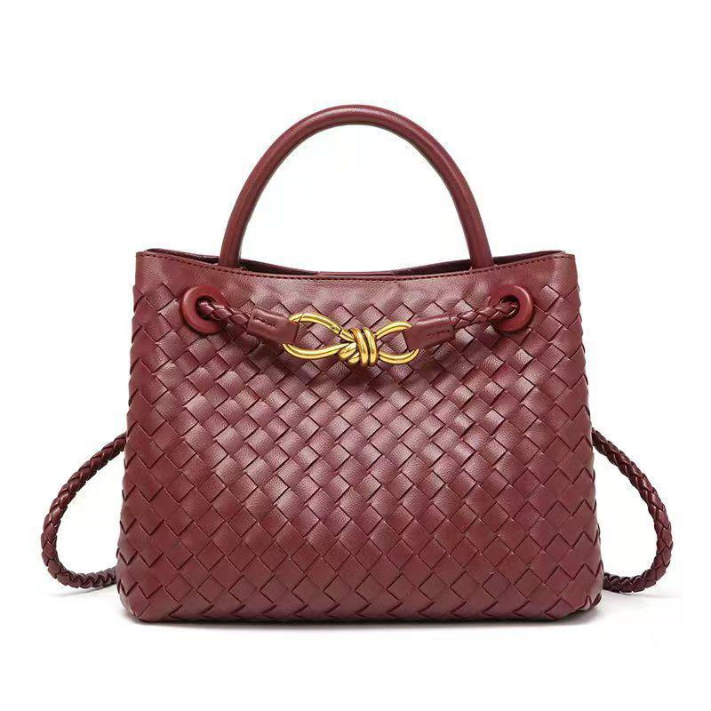 Bo-tte-ga Veneta Andiamo Leather Bag