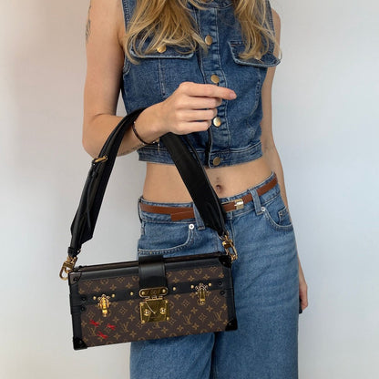 LVTN PETITE MALLE EAST WEST TRUNK SLING BAG
