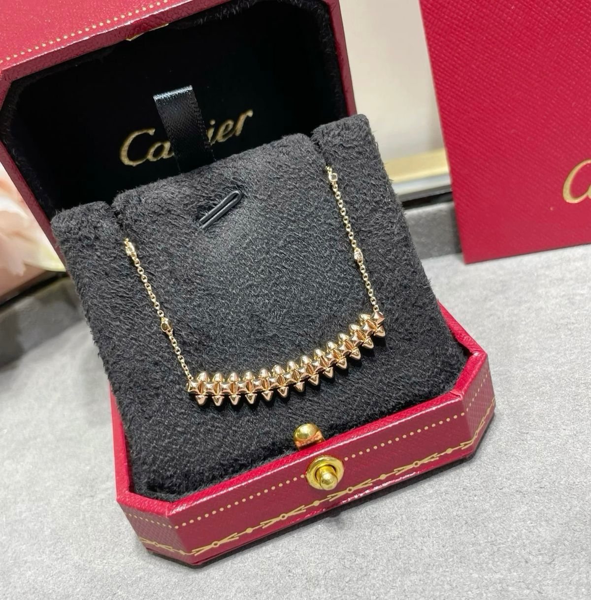 Car-ti-er Love Clash De Necklace