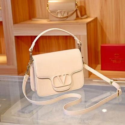 VAL-EN-TI-NO GARAVANI LOCO BAG