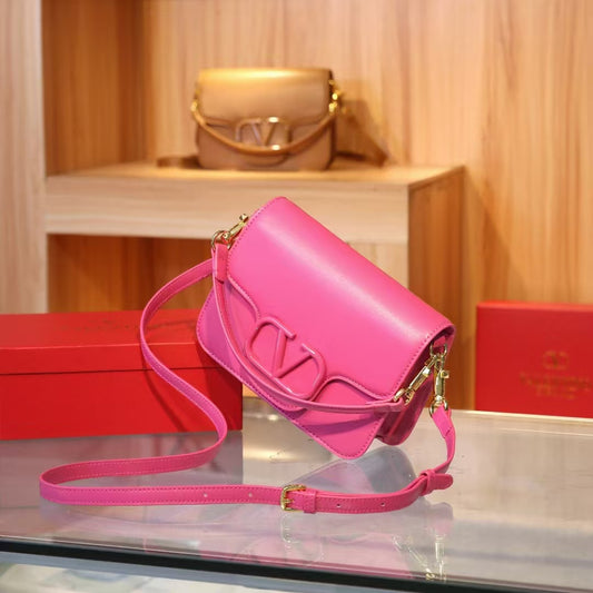 VAL-EN-TI-NO GARAVANI LOCO BAG