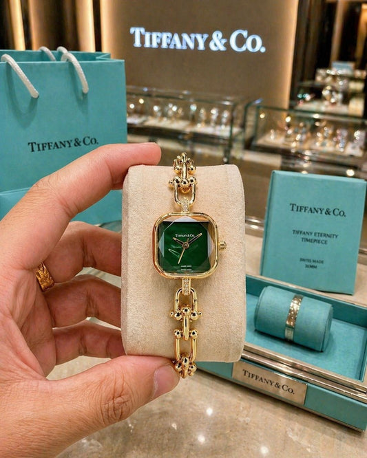 TI-FF-ANY & CO.  Elegance that never goes out of style