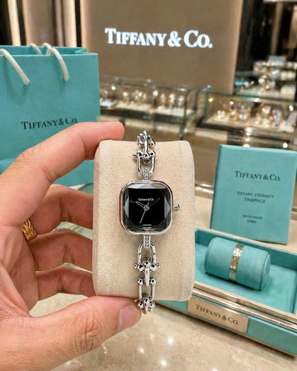 TI-FF-ANY & CO.  Elegance that never goes out of style